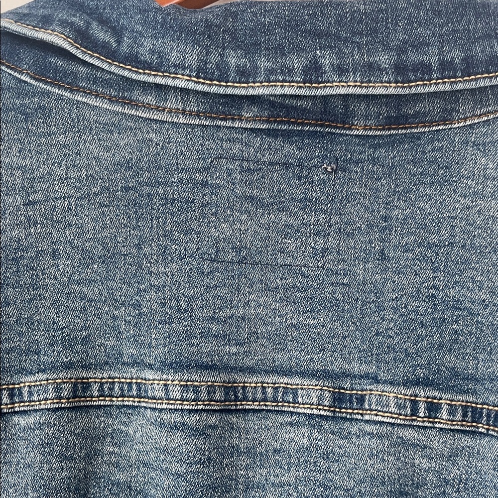 Torrid Classic Blue Jean Jacket 98%cotton - Picture 12 of 13